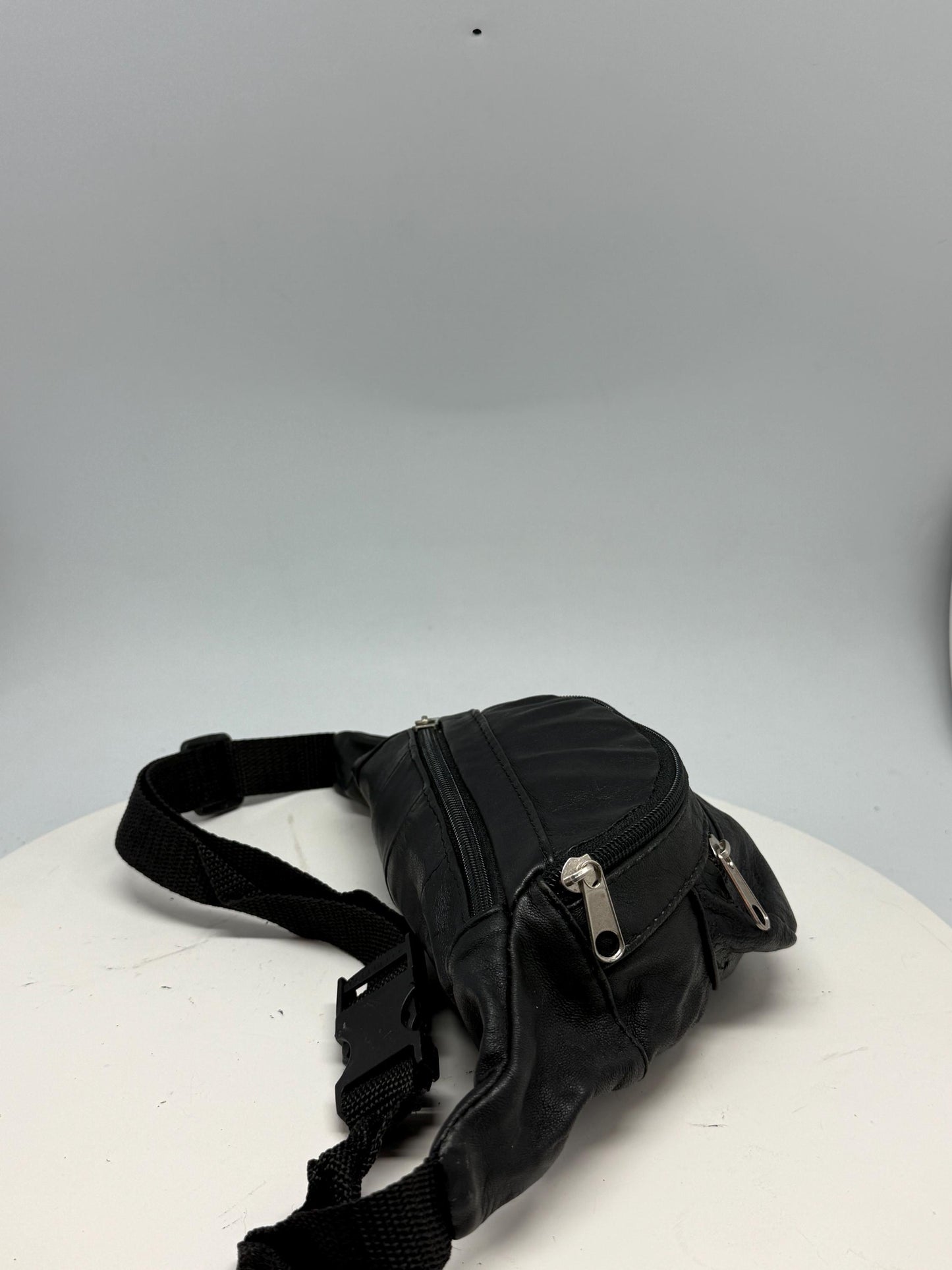 Vintage Black Leather Fanny Pack — additional view 5