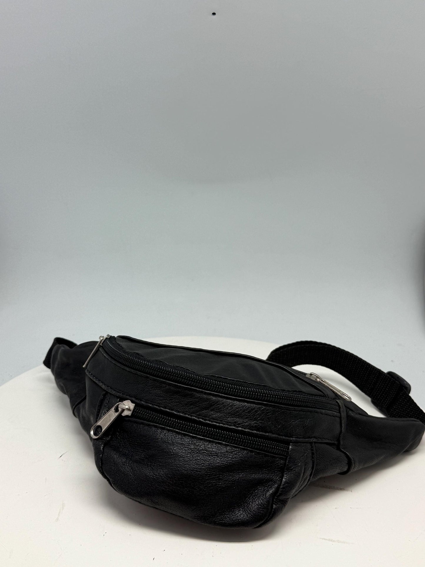Vintage Black Leather Fanny Pack — detail