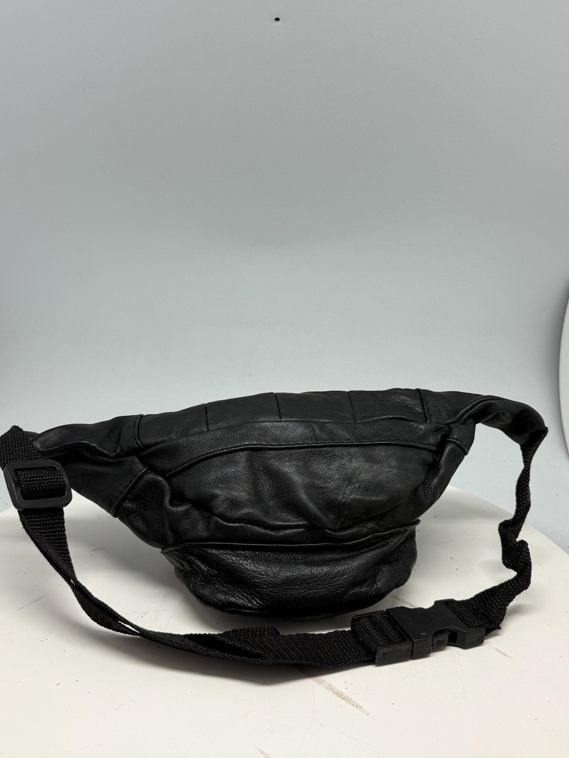 Vintage Black Leather Fanny Pack — additional view 11