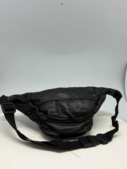 Vintage Black Leather Fanny Pack — additional view 11