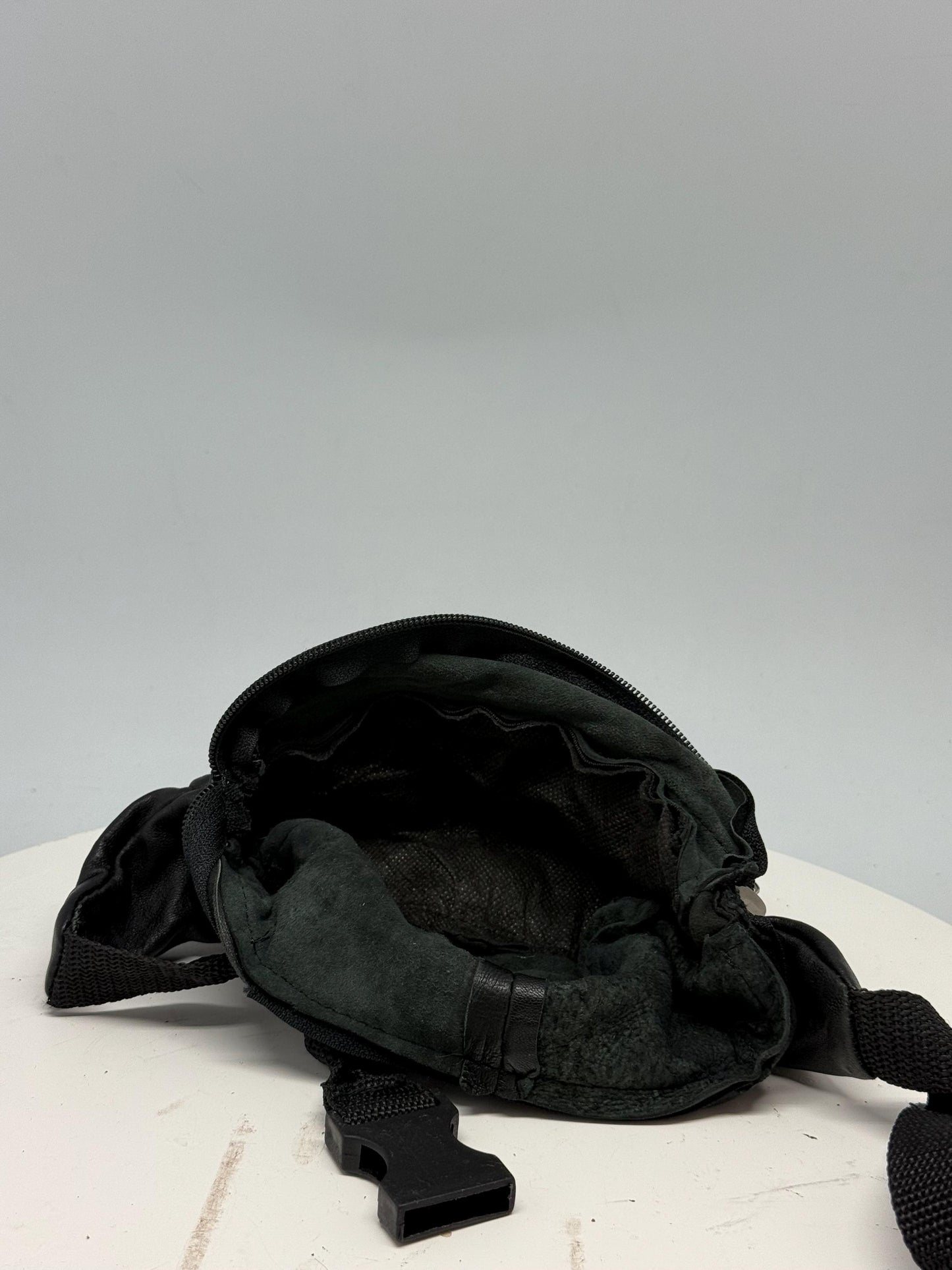 Vintage Black Leather Fanny Pack — additional view 15
