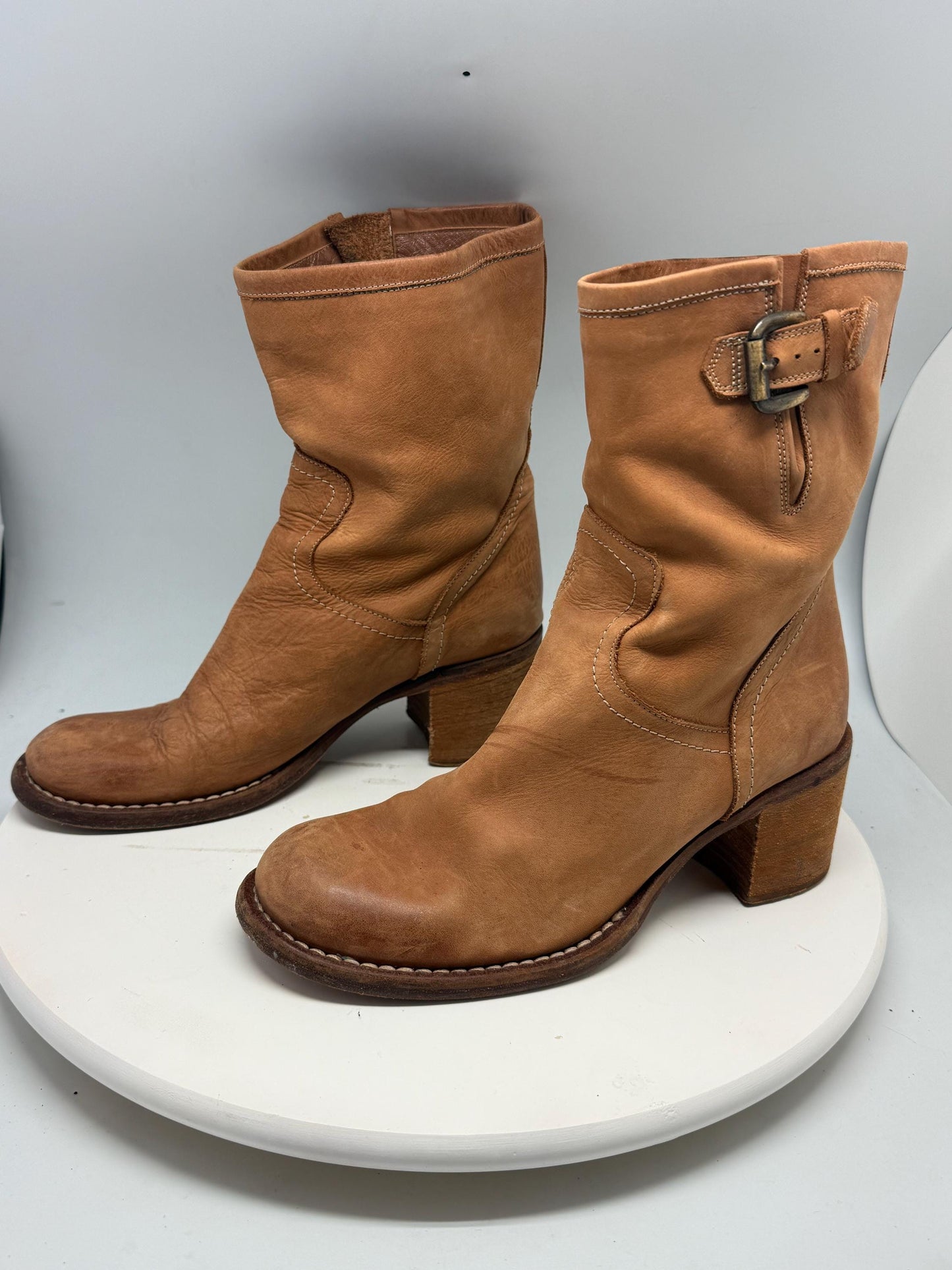Tan Leather Vintage 70s Block Heel Booties — fabric close-up