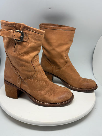 Tan Leather Vintage 70s Block Heel Booties — detail