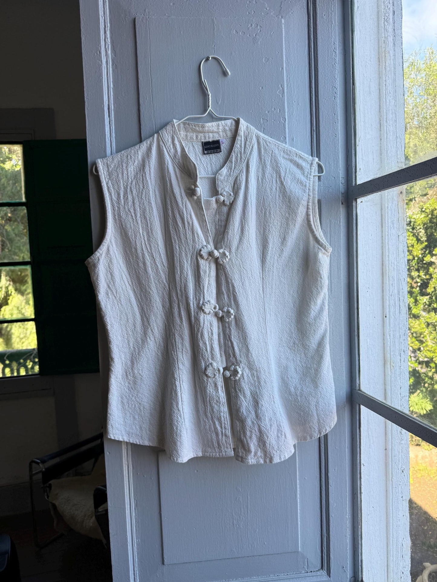 Vintage White Cotton Sleeveless Camisole — detail
