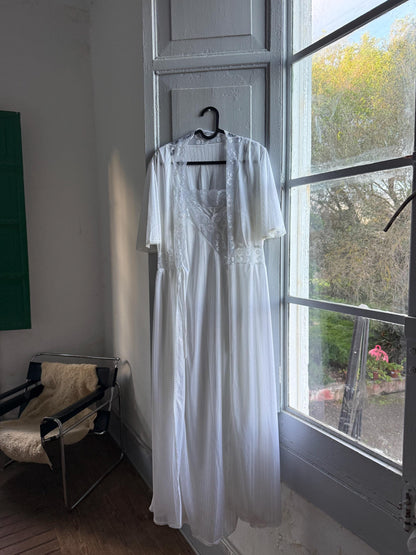 Vintage White Nightgown and Robe Set — additional view 8