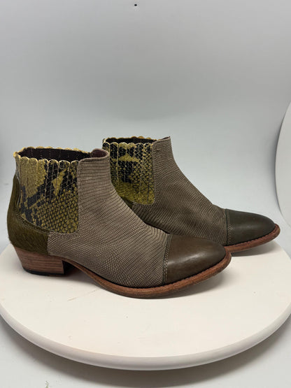 Green Leather Ankle Boots With Snake Texture
