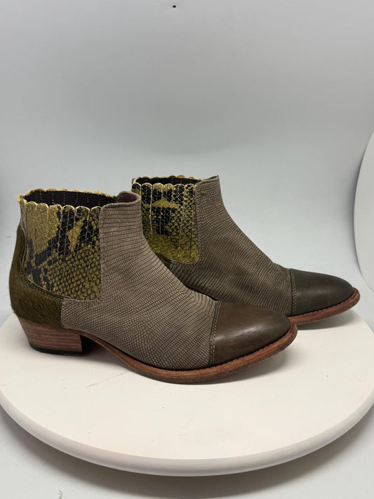 Green Leather Ankle Boots With Snake Texture