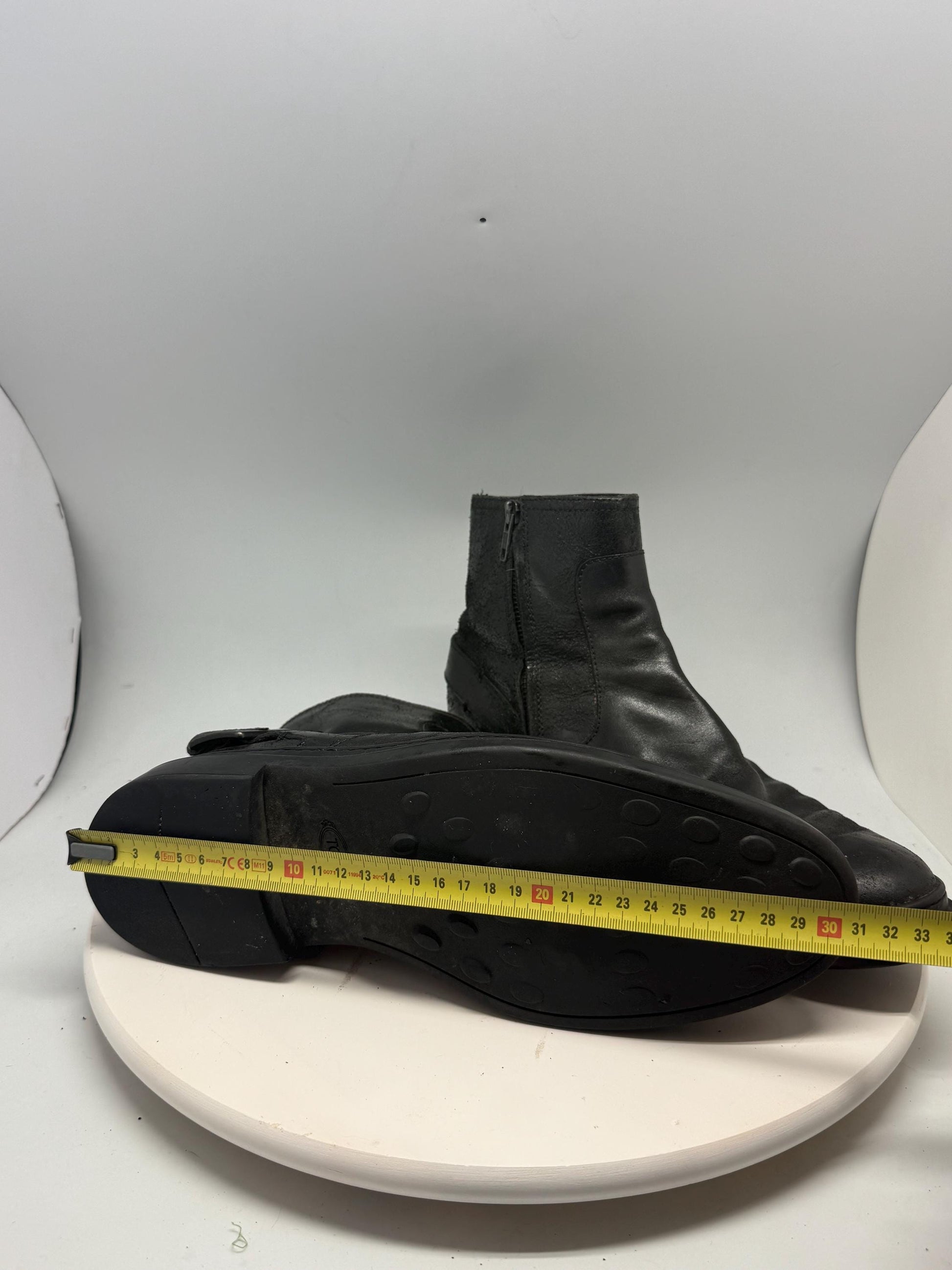 Tod's Black Leather Ankle Boots for Men — additional view 14