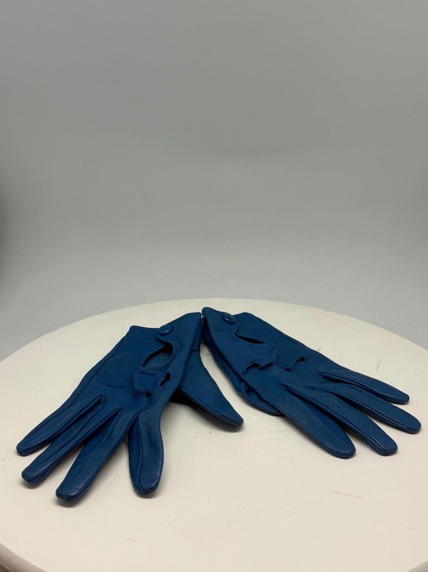Vintage Blue Leather Driving Gloves — additional view 7
