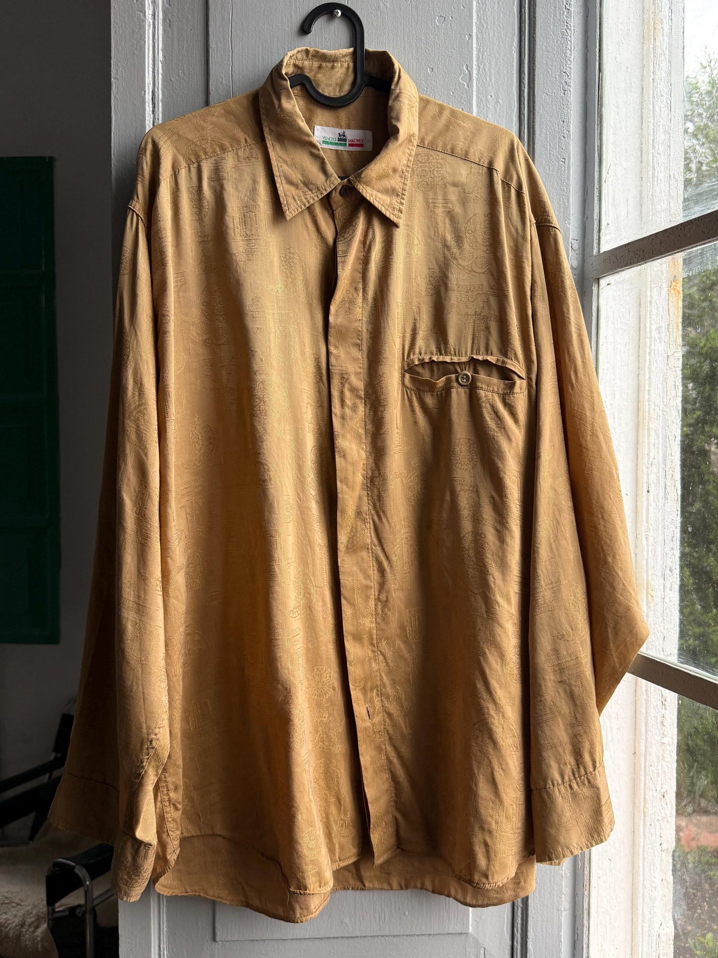 Vintage Veneto Macwey Drapey Fit Shirt — fabric close-up