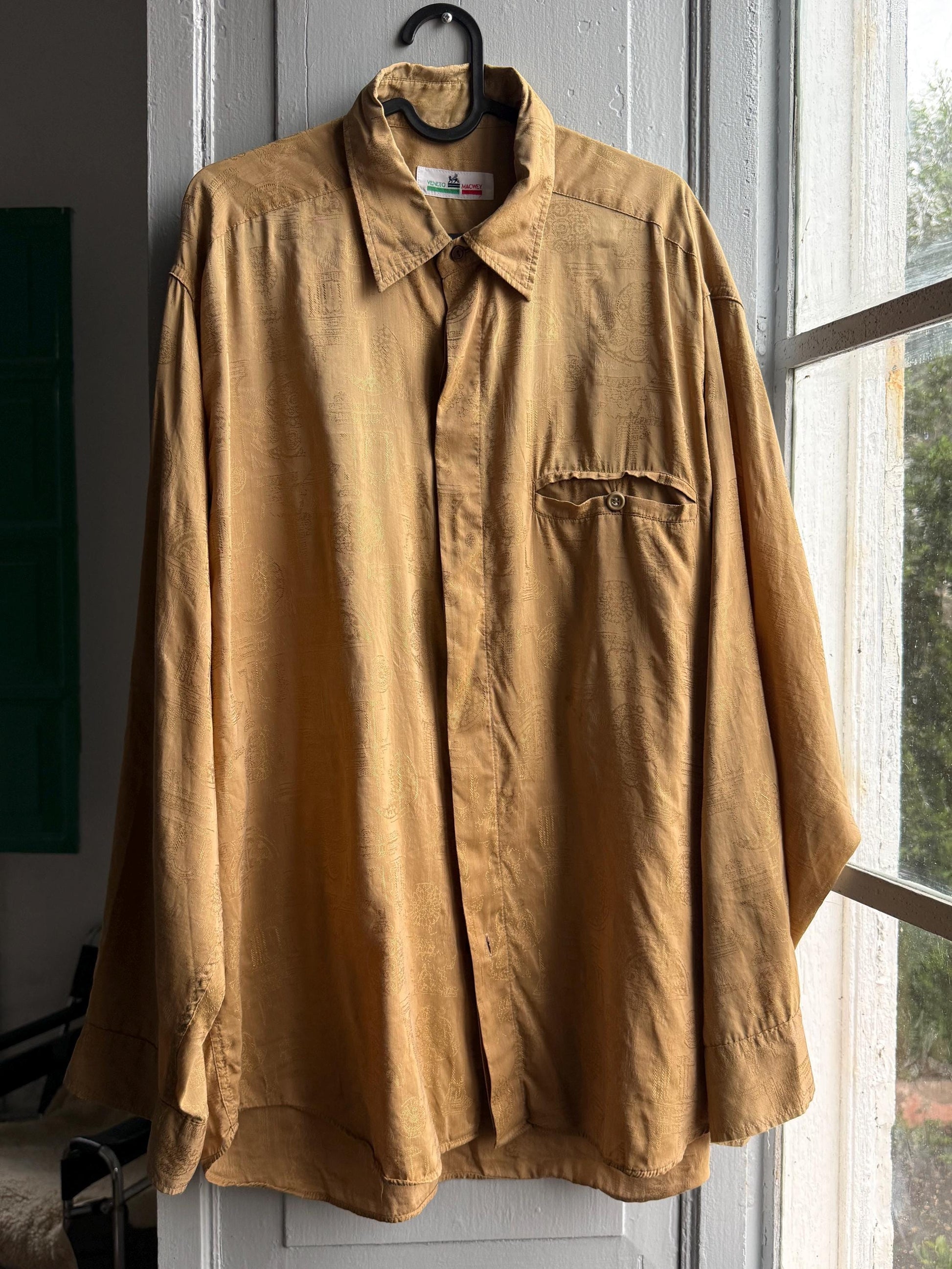 Vintage Veneto Macwey Drapey Fit Shirt — fabric close-up