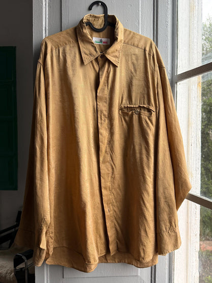 Vintage Veneto Macwey Drapey Fit Shirt — fabric close-up