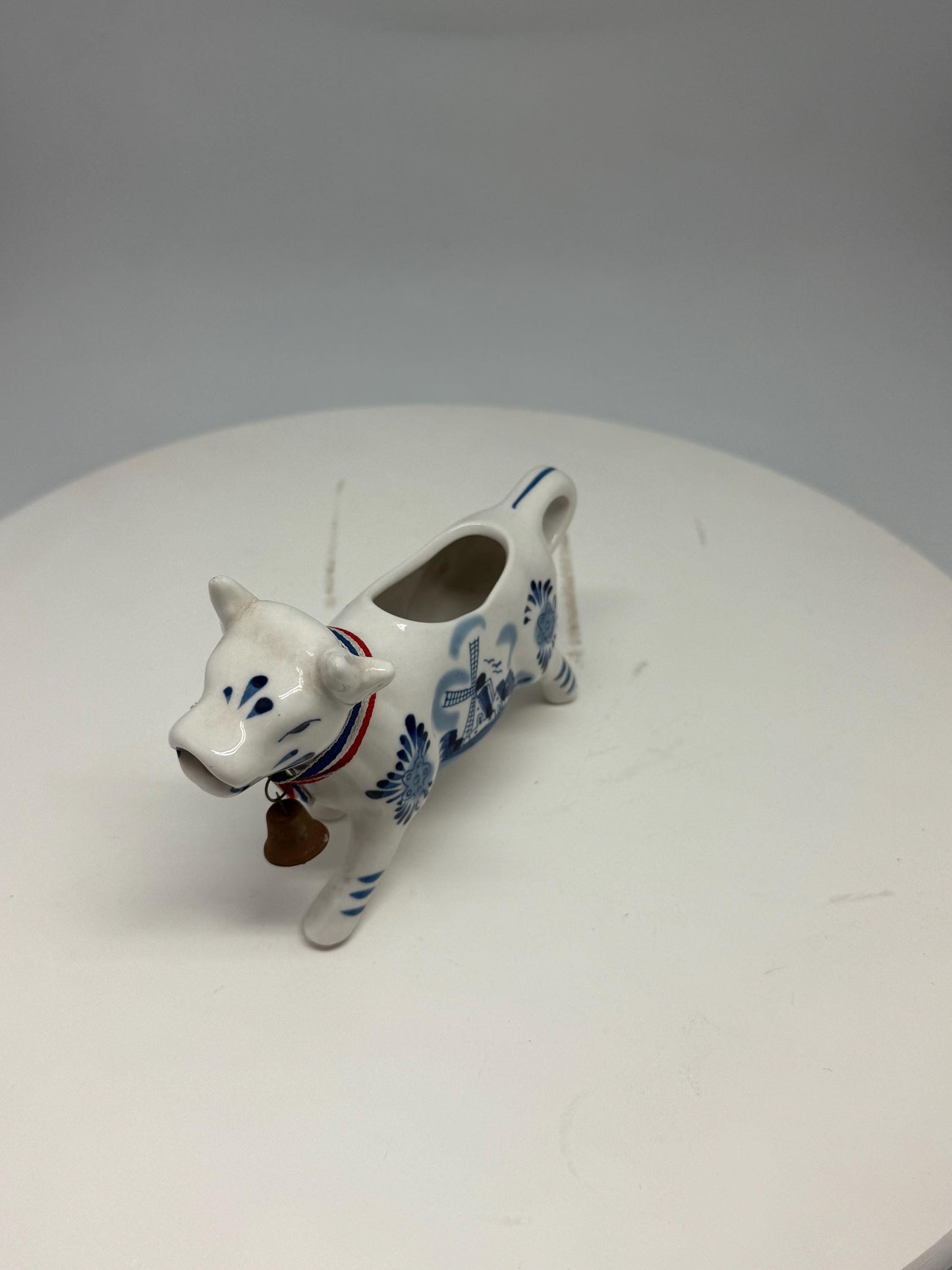 Delft Blue Cow Milk Jug — detail