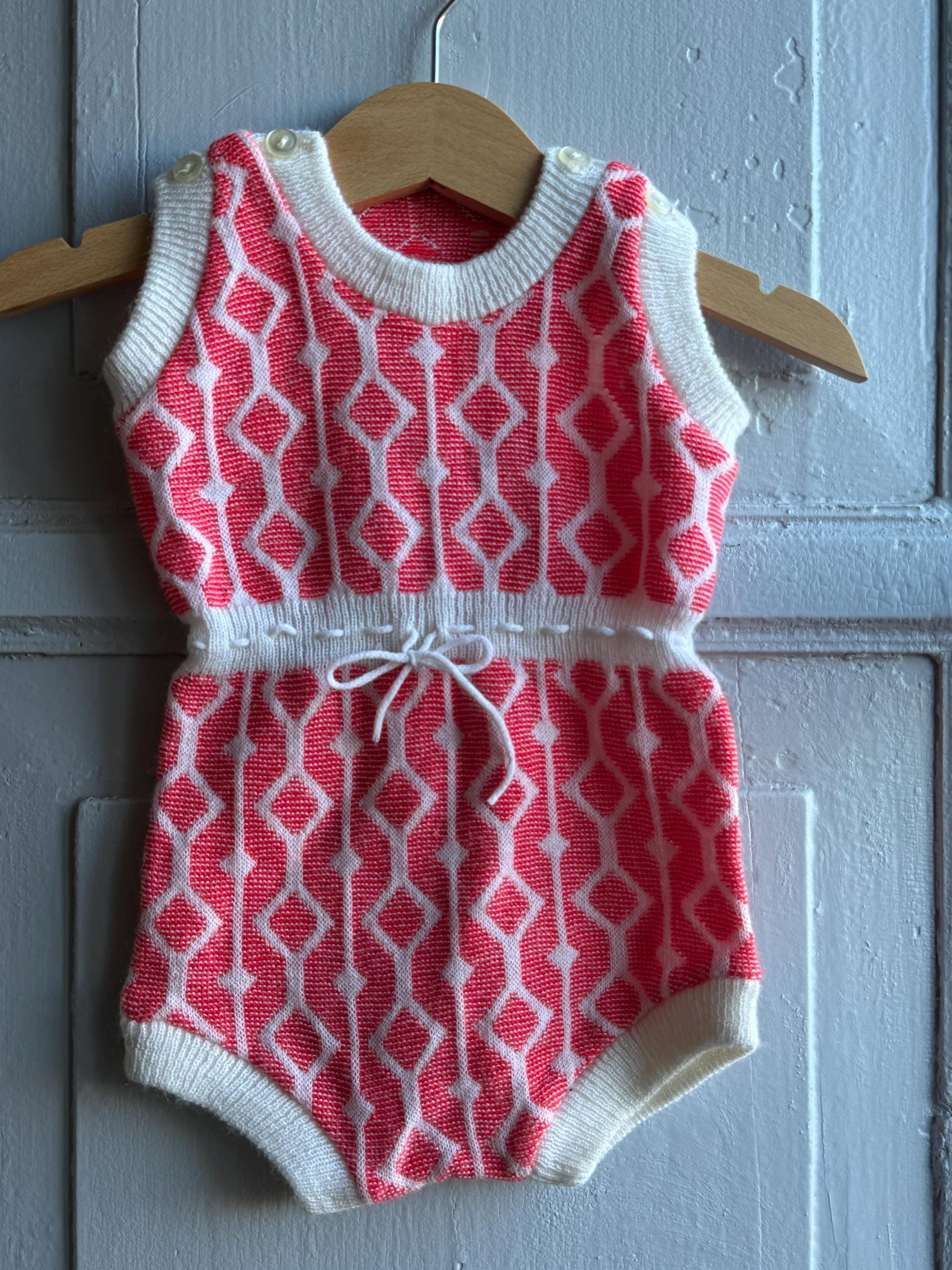 Vintage Retro Baby Romper — detail