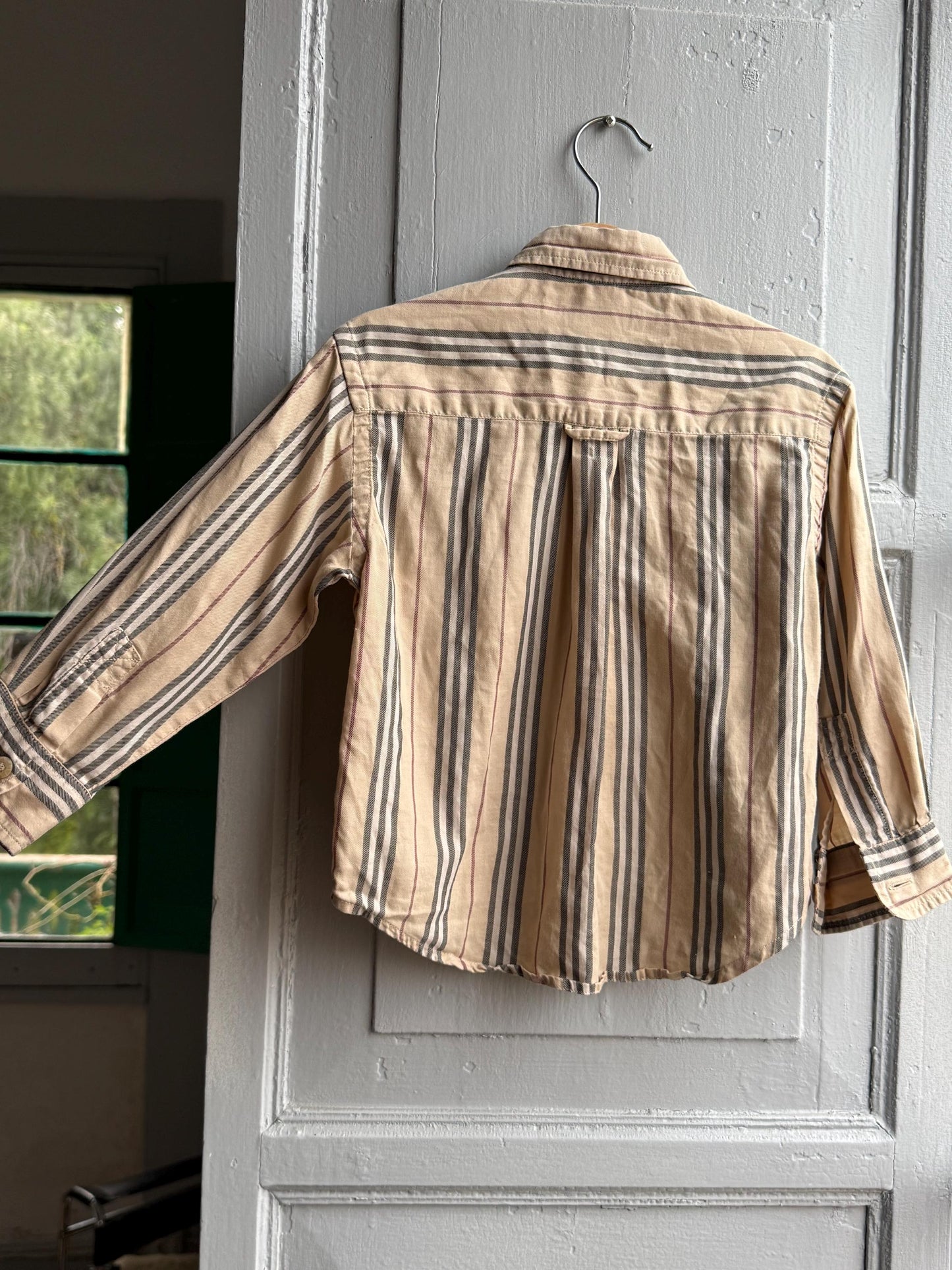 Burberry London kids button up shirt, cotton boy blouse, Size 3 year old.