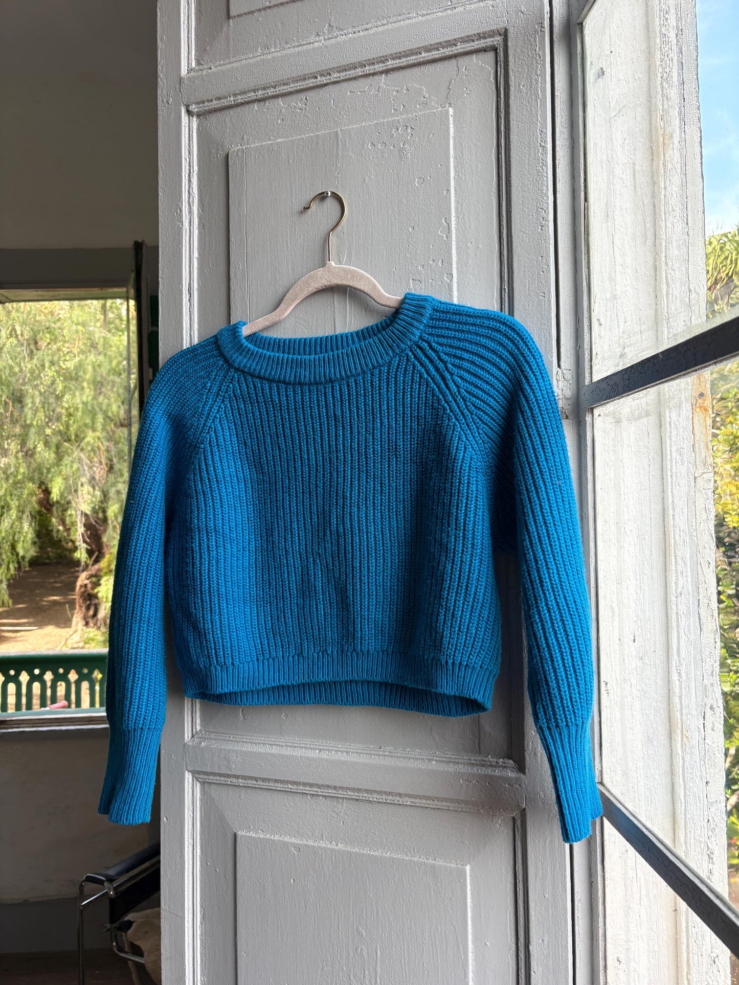 Vibrant Blue Cropped Ribbed Knit Jumper — fabric close-up
