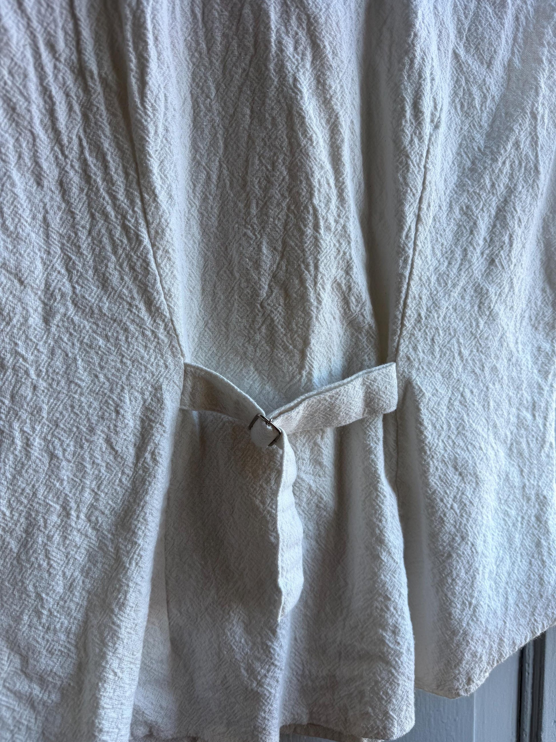 Vintage White Cotton Sleeveless Camisole — additional view 13