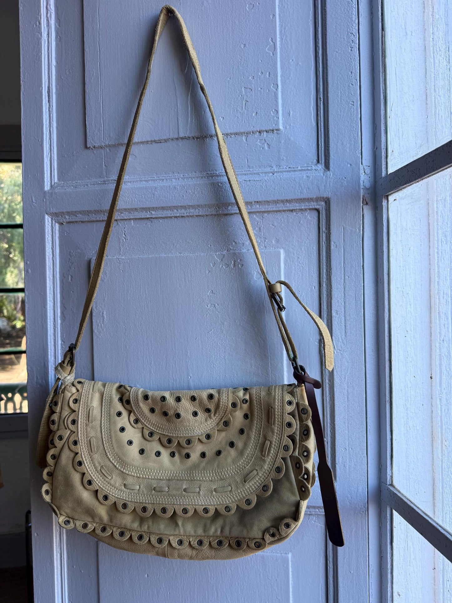 Beige Scalloped Leather Shoulder Bag — additional view 5