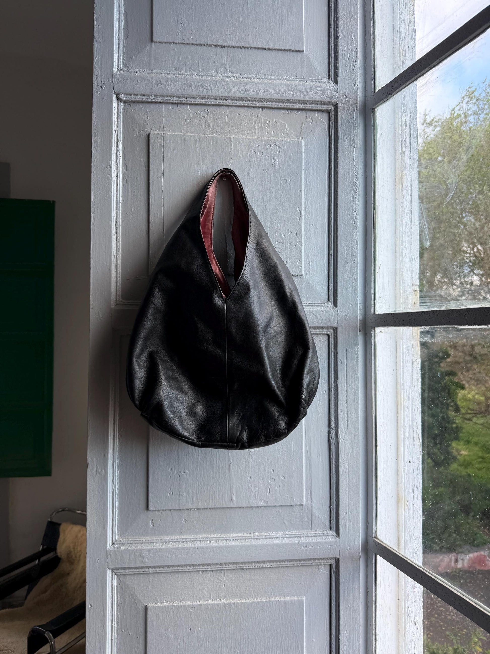 Gianni Chiarini Vintage Black Leather Bag — fabric close-up