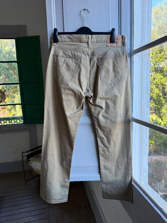 90s Levi’s White Tab Straight Leg Pants — detail