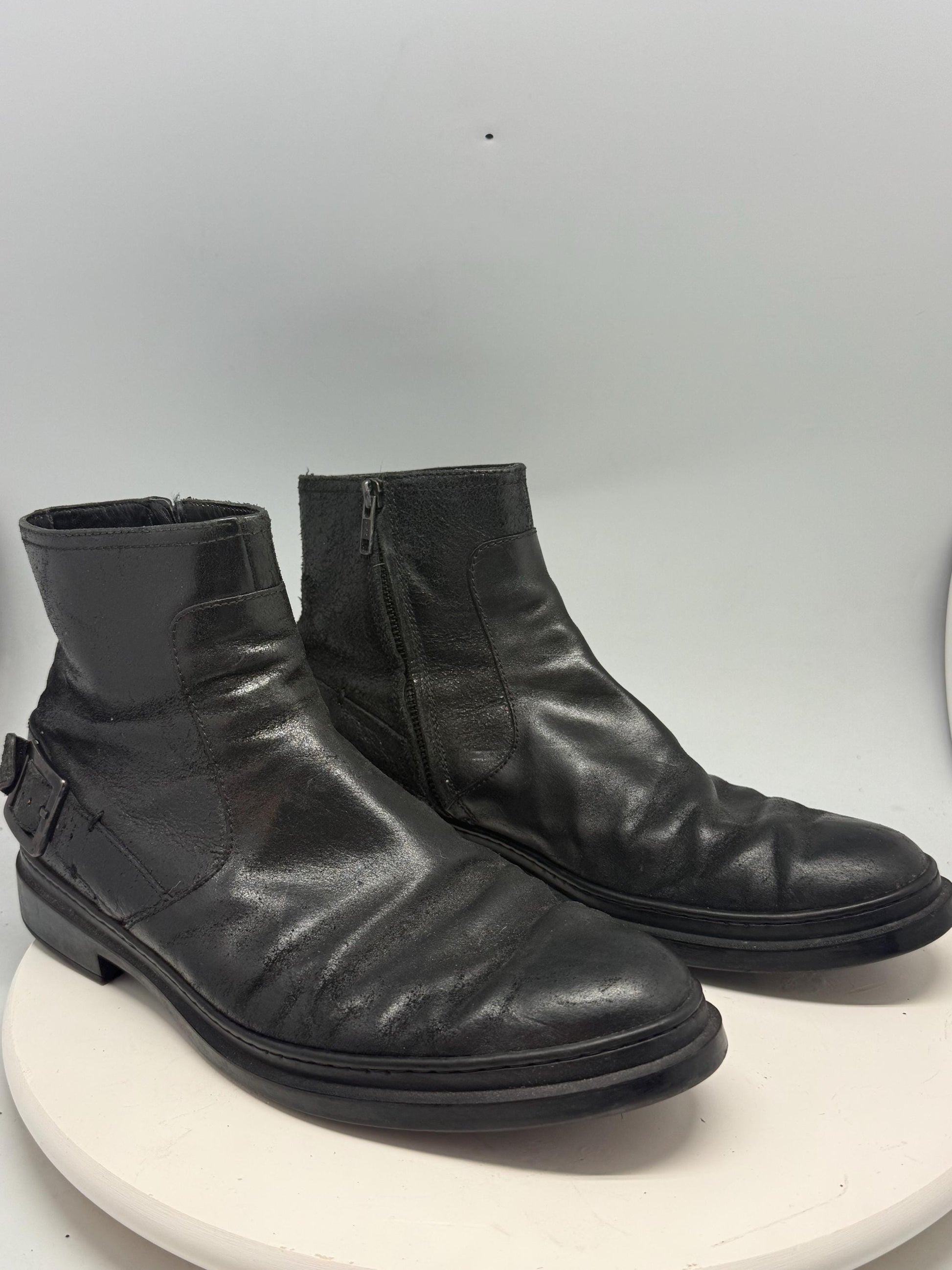 Tod's Black Leather Ankle Boots for Men — detail