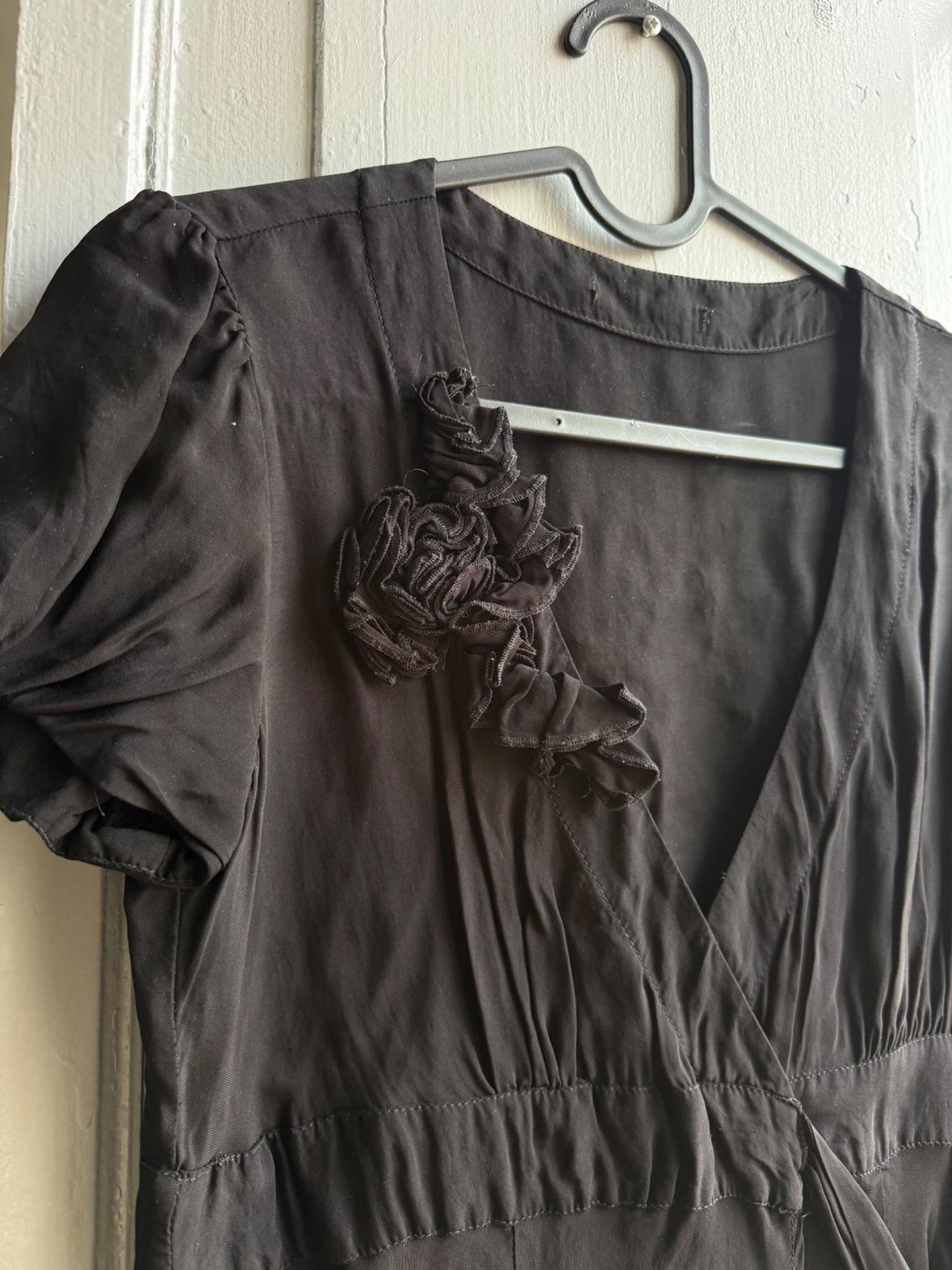 Black V-Neck Waistline Blouse for Women — additional view 7