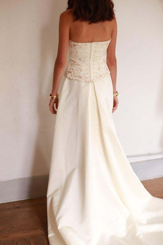 Pronovias White Floral Embroidered Wedding Gown — detail