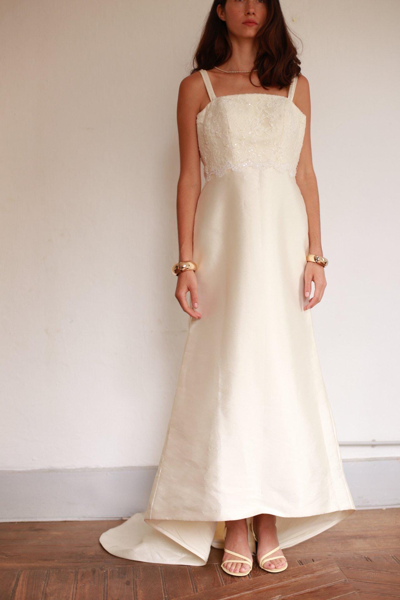 Lace Satin Vintage St. Patrick Wedding Dress — additional view 6