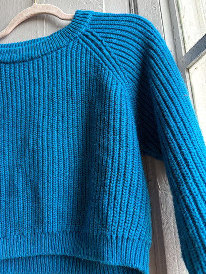 Vibrant Blue Cropped Ribbed Knit Jumper — detail