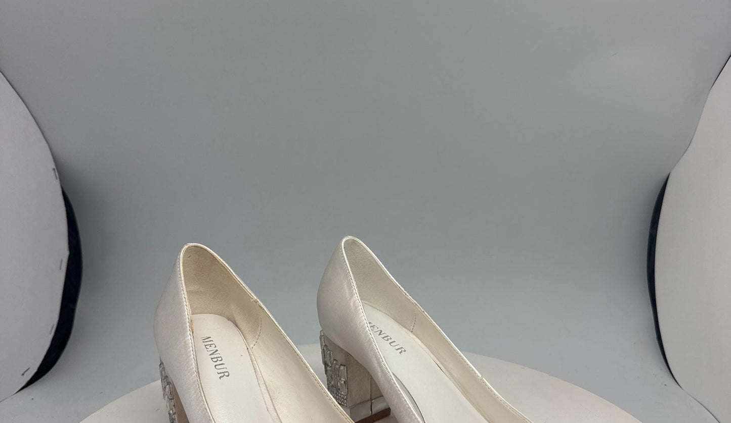 Ivory satin wedding shoes, White Size 36 wedding heels with Low Block Heel, Boho Bride Shoes