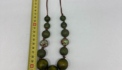 Vintage Green Wooden Beaded Necklace — additional view 10