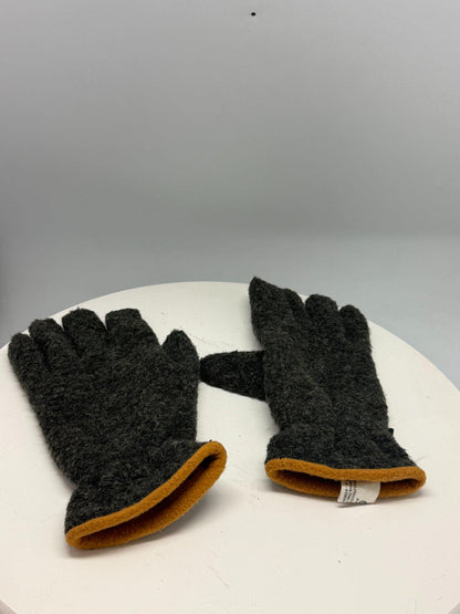 Dark Grey Wool Gloves With Rabbit Silk Blend — fabric close-up