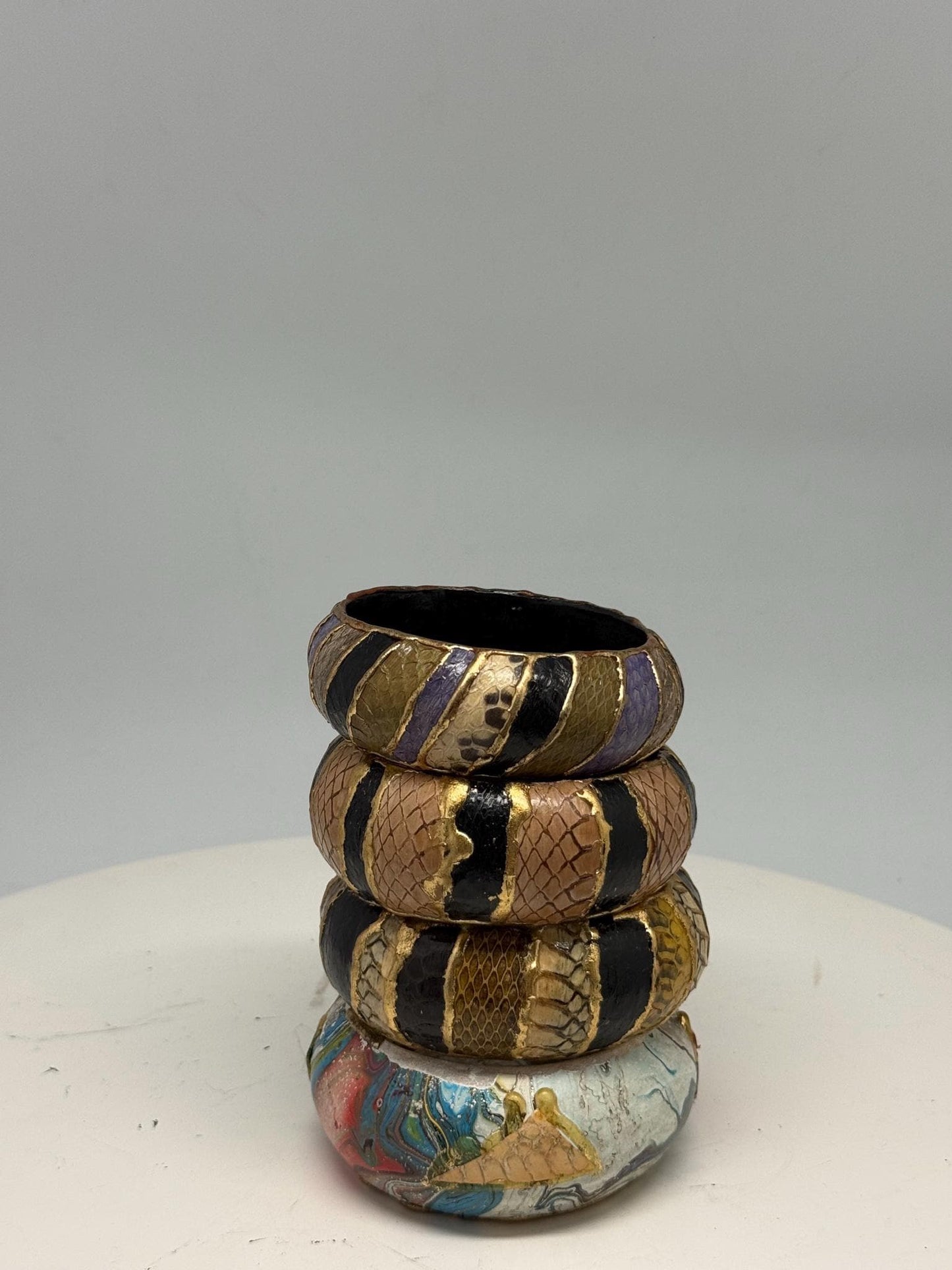 Vintage Green And Gold Snakeskin Bangles — detail
