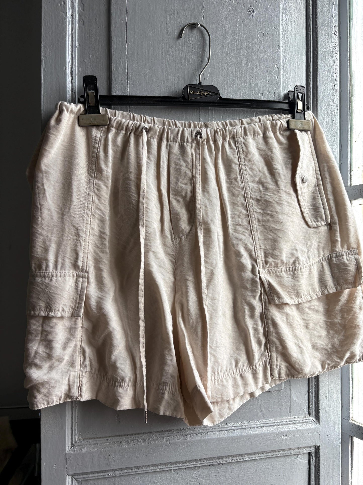 Vintage Beige Oatmeal Summer Shorts — detail