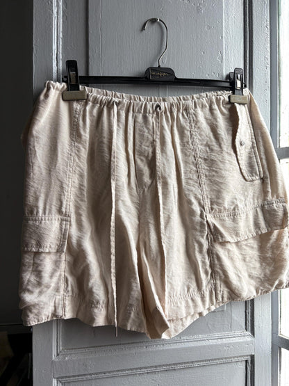 Vintage Beige Oatmeal Summer Shorts — detail