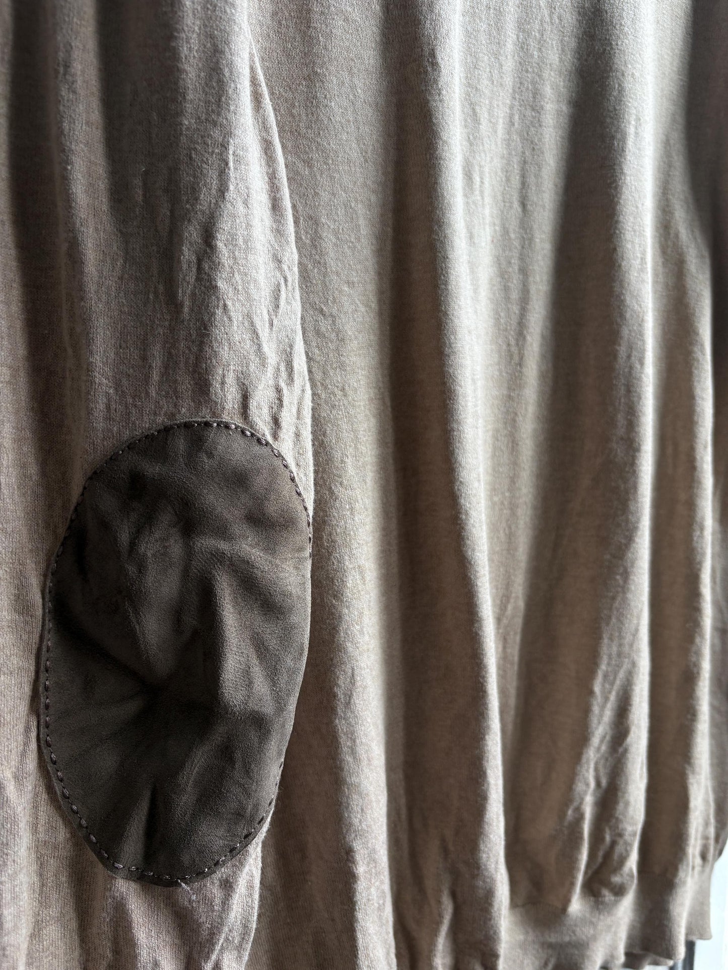 Light Beige Cotton-Silk-Cashmere V-Neck Jumper — additional view 10