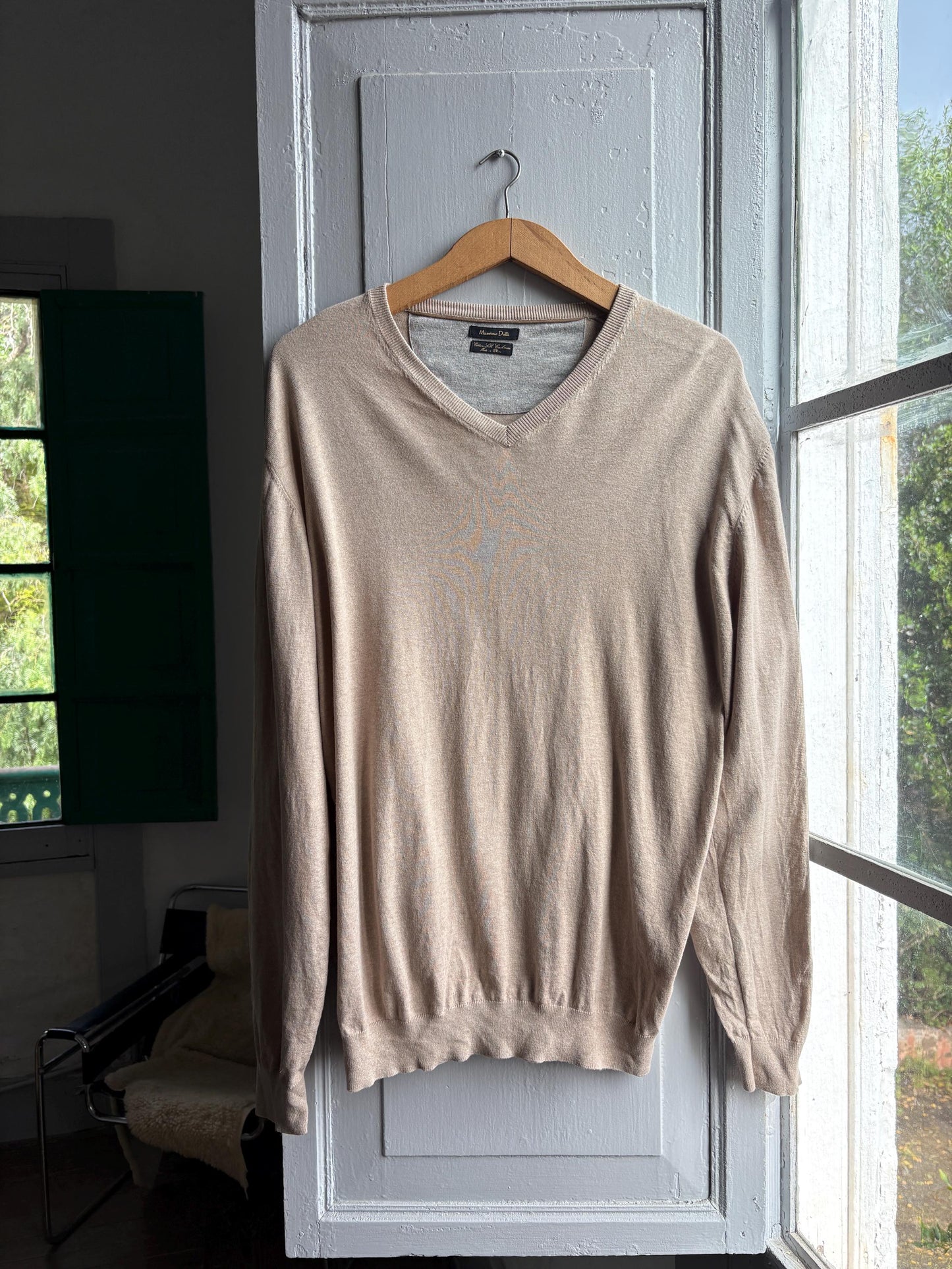 Light Beige Cotton-Silk-Cashmere V-Neck Jumper — additional view 5