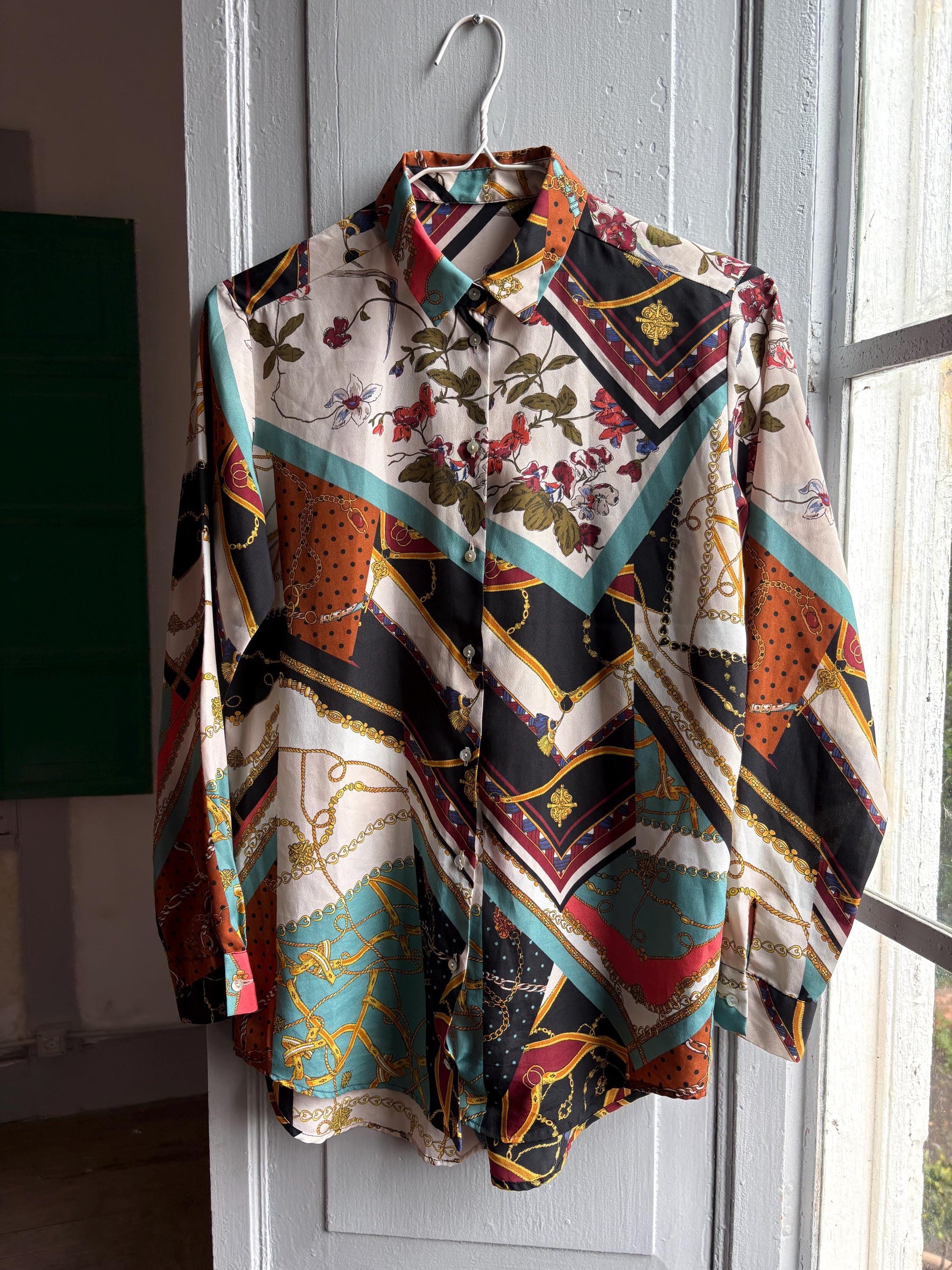 Retro 80s Multicolor Button-Up Blouse — detail