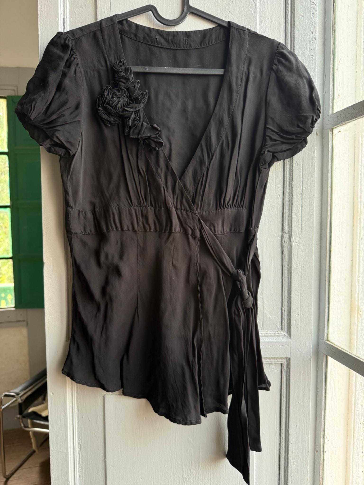 Black V-Neck Waistline Blouse for Women — detail