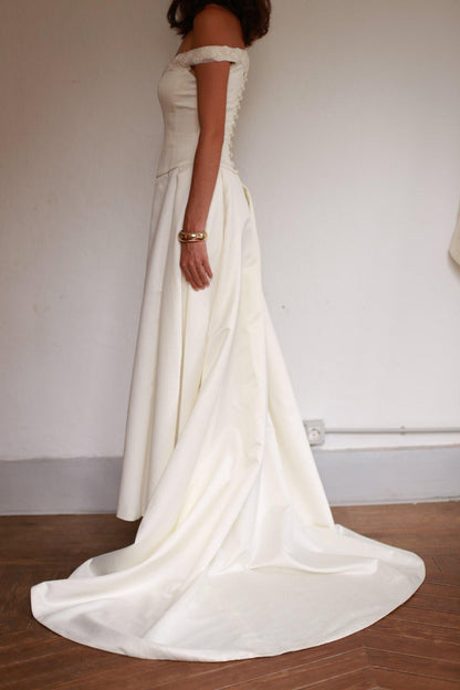 Ivory Lace Detail A-Line Wedding Dress — detail