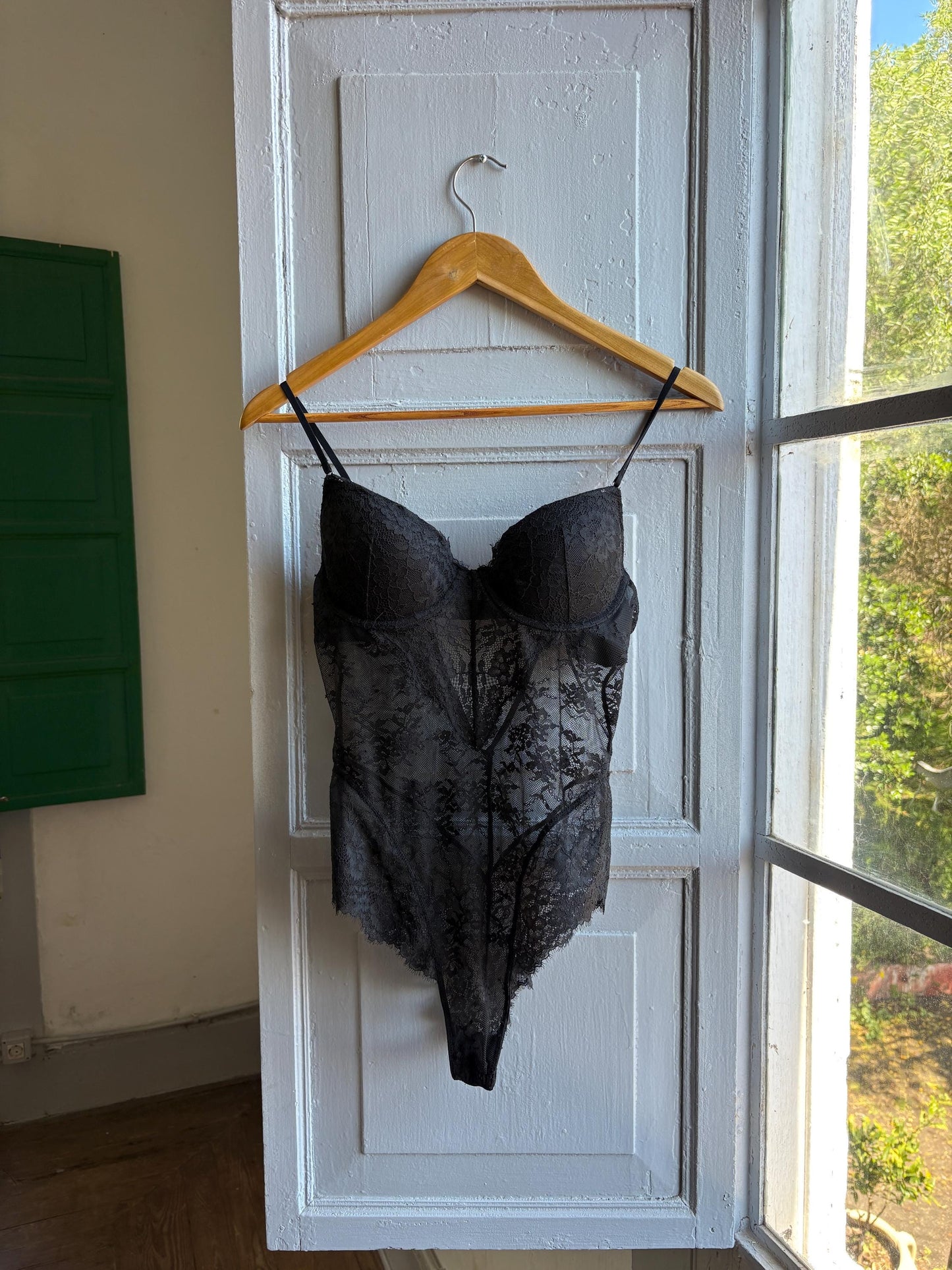 Vintage Black Lace Bodysuit with Structured Cups — additional view 9