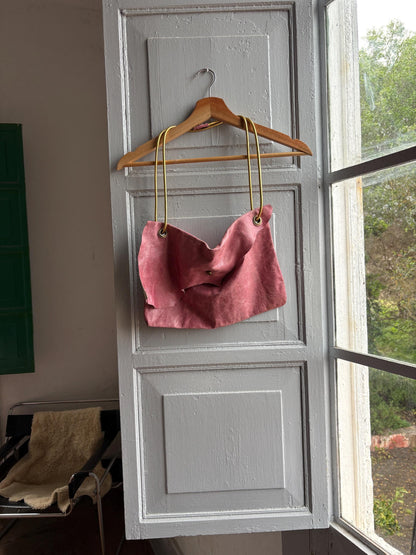 Vintage Pink Slouchy Handbag with Gold Strap — detail