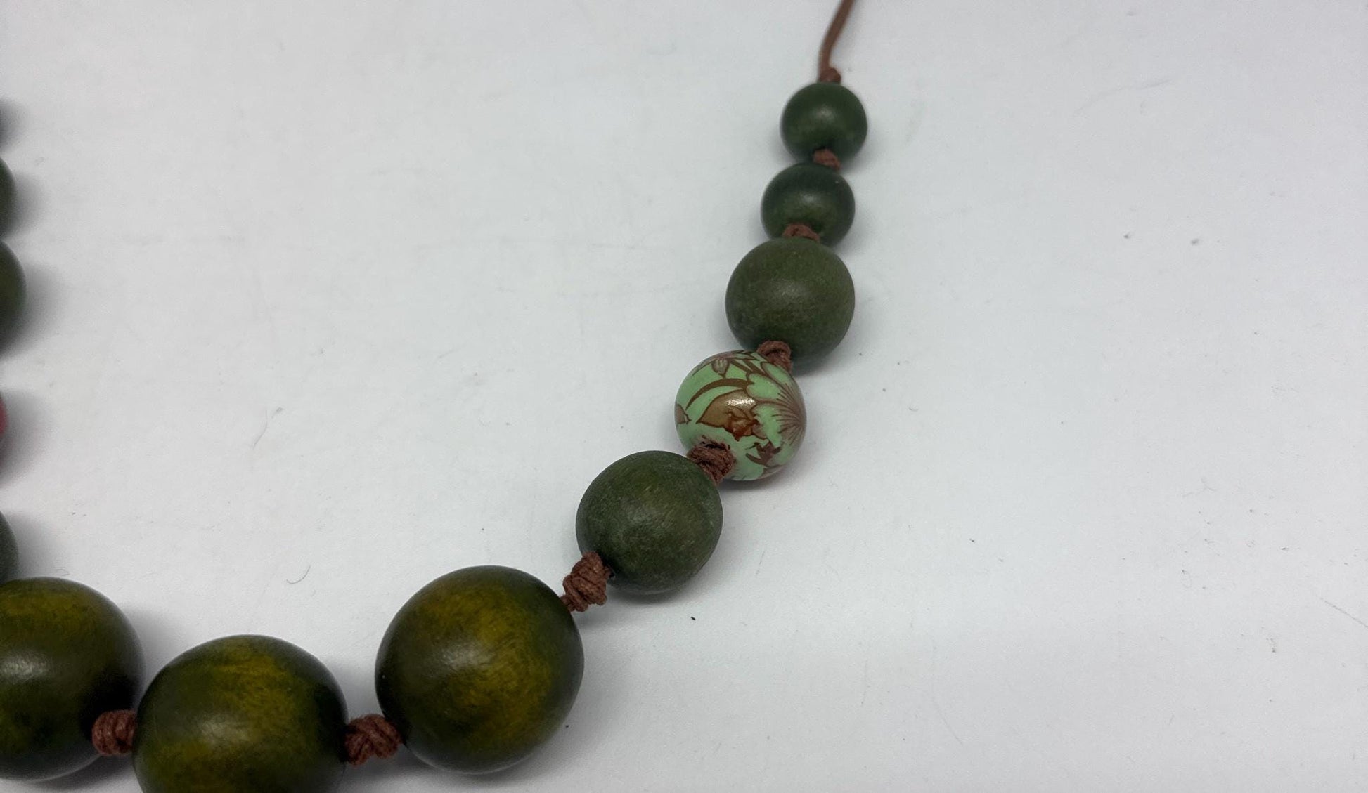Vintage Green Wooden Beaded Necklace — additional view 6