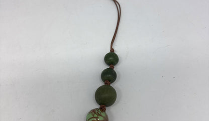 Vintage Green Wooden Beaded Necklace — additional view 7