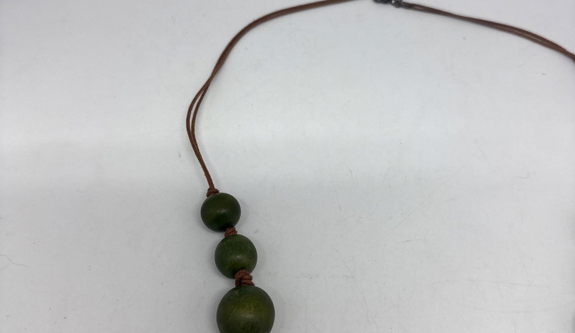 Vintage Green Wooden Beaded Necklace — additional view 8