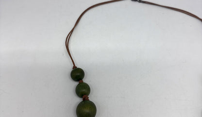Vintage Green Wooden Beaded Necklace — additional view 8