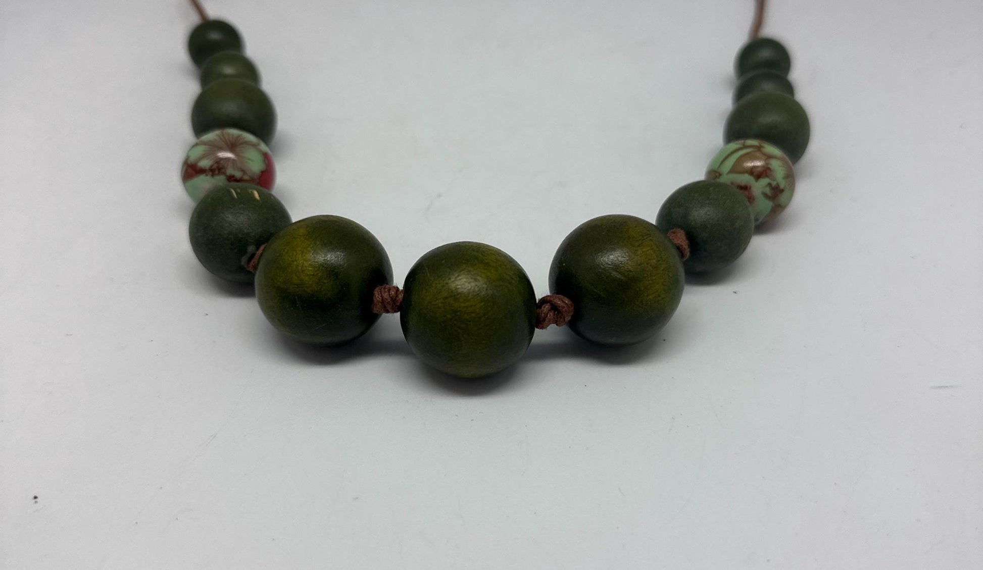 Vintage Green Wooden Beaded Necklace — additional view 9