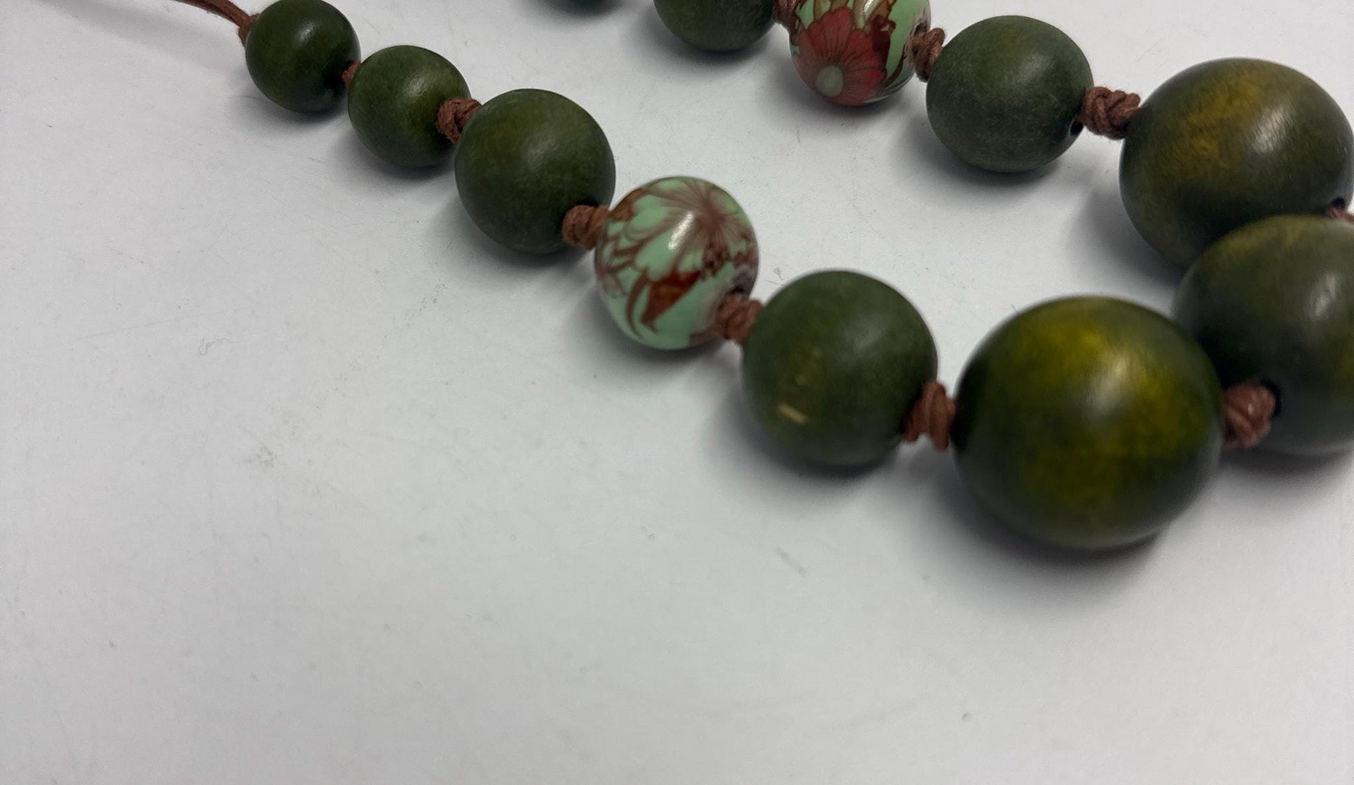 Vintage Green Wooden Beaded Necklace — additional view 11