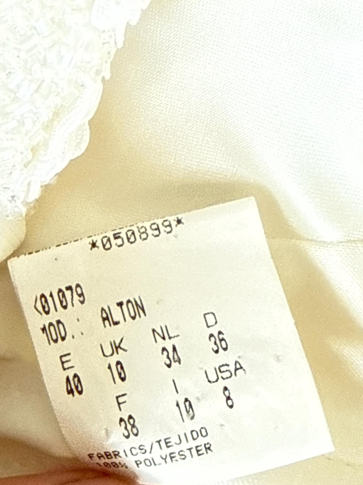 Pronovias ivory wedding dress, lace detail, a, line, old money elegance, bridal, size M