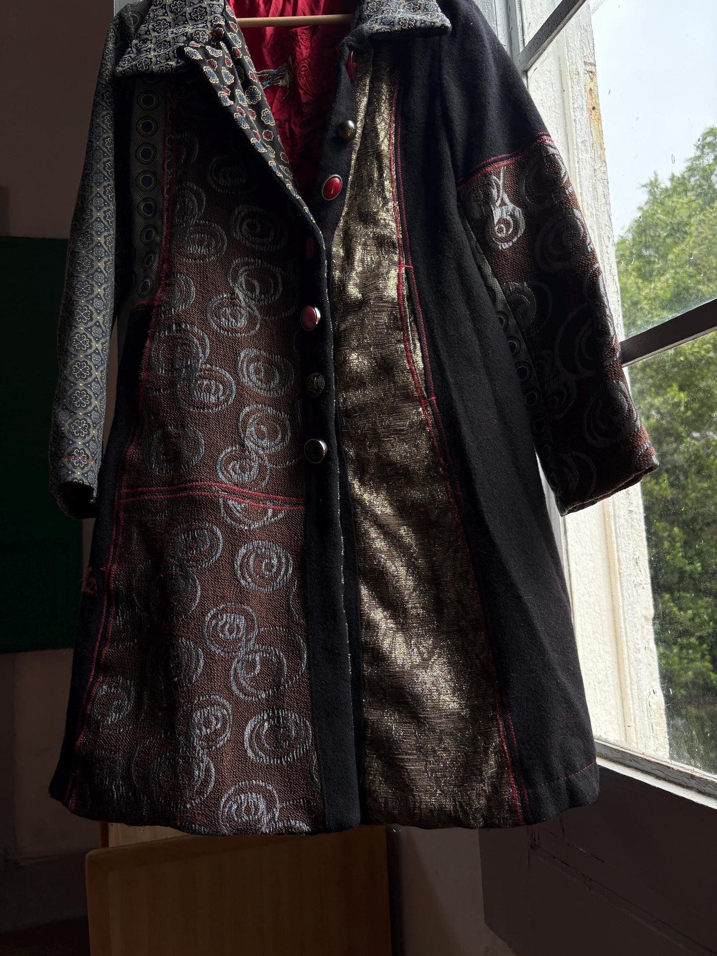 Eclectic Black And Gold Wool Midi Coat — detail